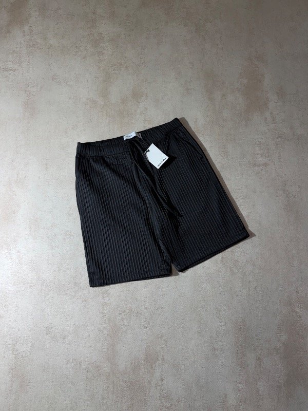 Producto - Short Old money Bershka T.L y XL (Nuevo con etiqueta) - 0