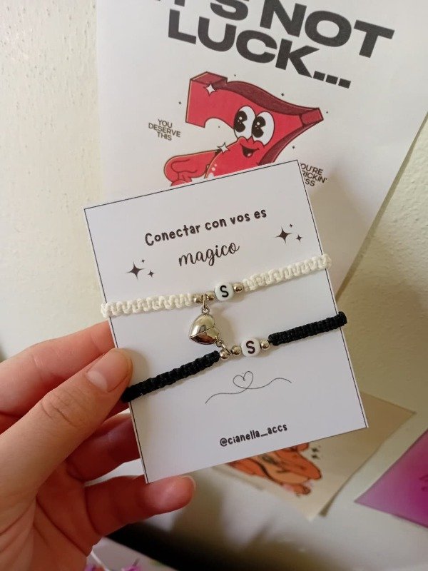 Producto - Pulseras con imán + inicial