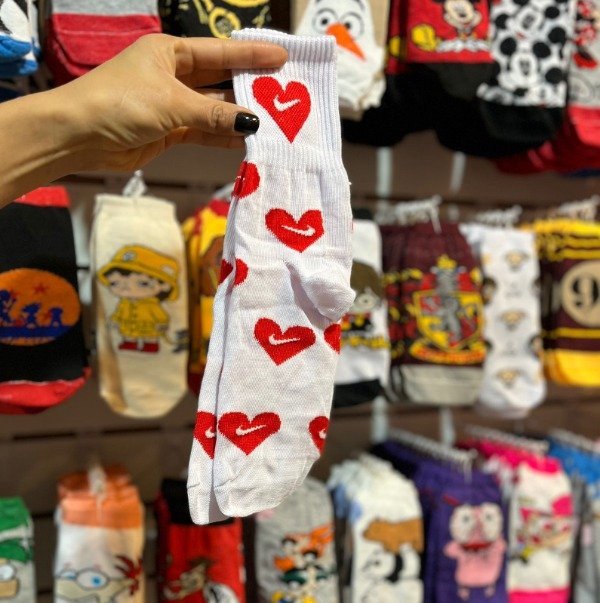 Producto - Tenis nk corazones rojos