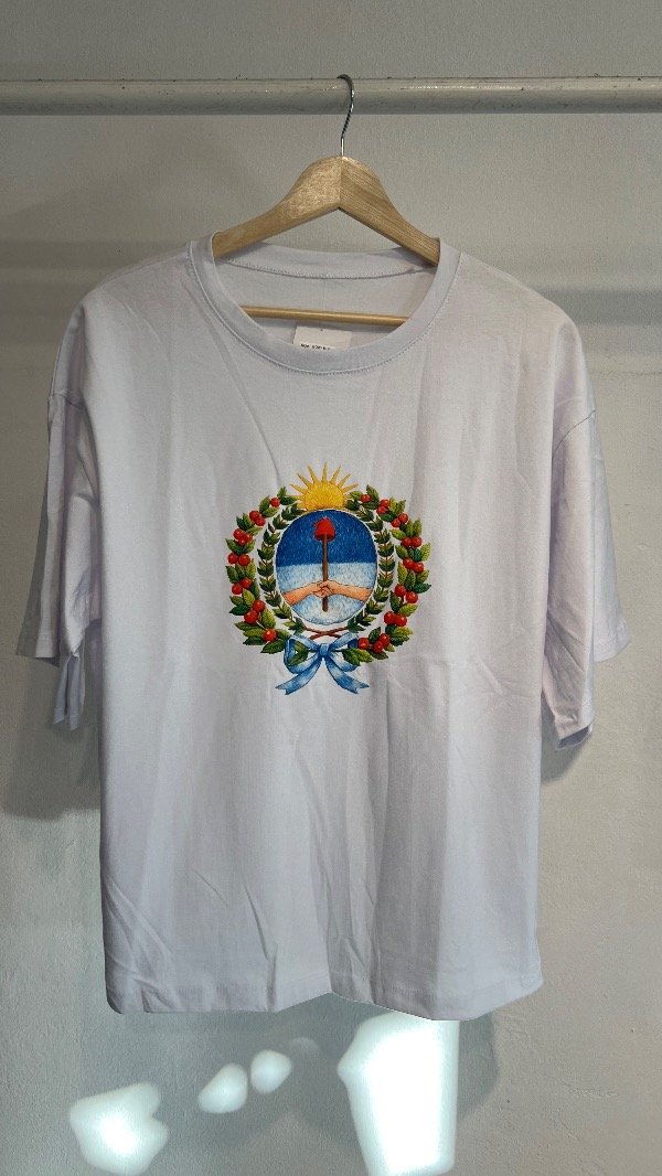 Producto - REMERA BOXY ESCUDO BLANCA