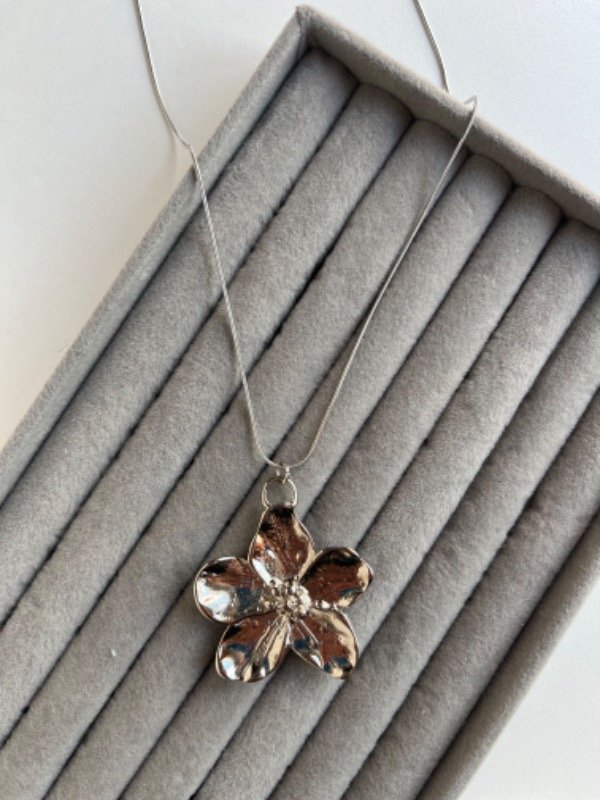 Producto - Collar flor