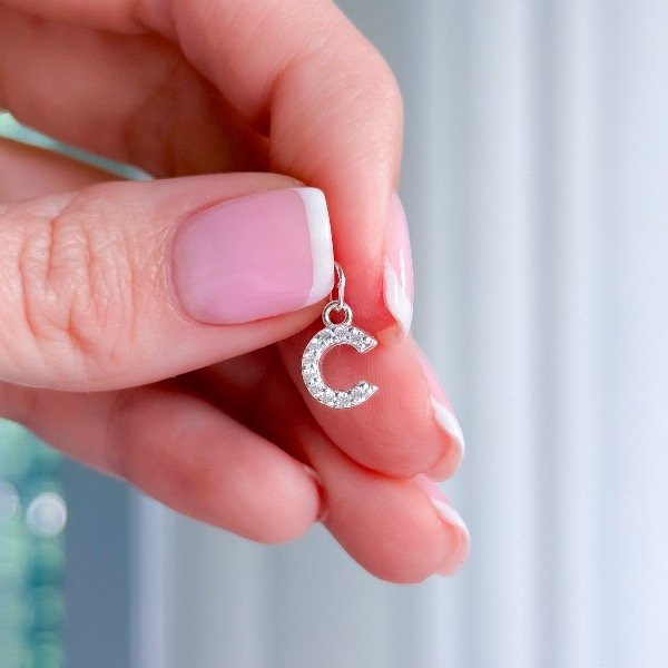 Producto - Dije Inicial C (D155)