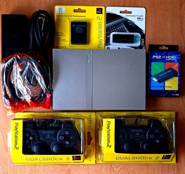 Producto - SCPH-79001 - PLAY 2 SILVER COMPLETA 64/64 + LECTORA + ENVÍO GRATIS