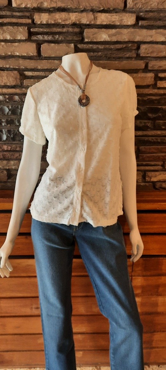 Producto - Remera con botones - 1