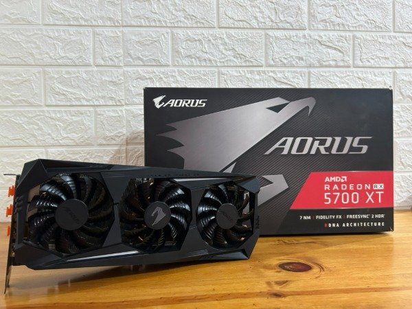 Producto - RX 5700 XT Aorus Gigabyte x3