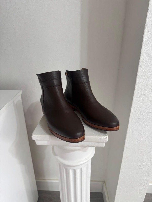 Producto - BOTINETAS DALMA DE CUERO CHOCOLATE