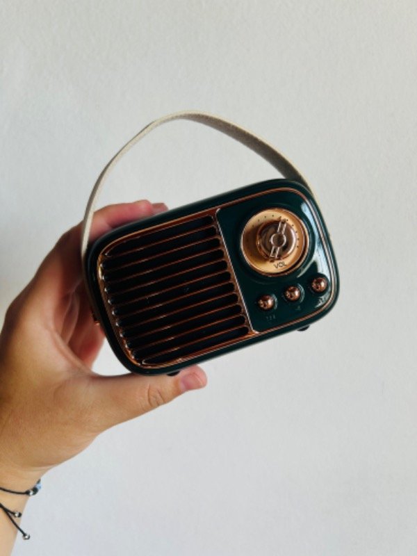 Producto - Parlante Bluetooth con diseño de Radio Vintage - 10