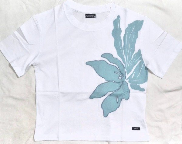 Producto - Remera Flor bordada (Blanco)