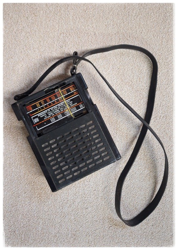 Producto - Radio Portátil con correa - 0