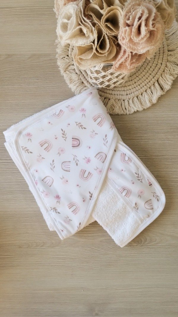 Producto - Toallón con babita ARCOIRIS rosa