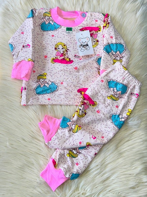 Producto - PIJAMA IMPORTADO BABY BLANCO ANIME (CAMISETA + PANTALÓN)