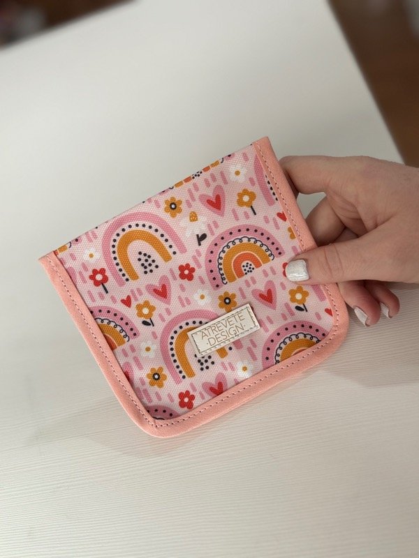 Producto - Mini estuche - arcoíris y cora