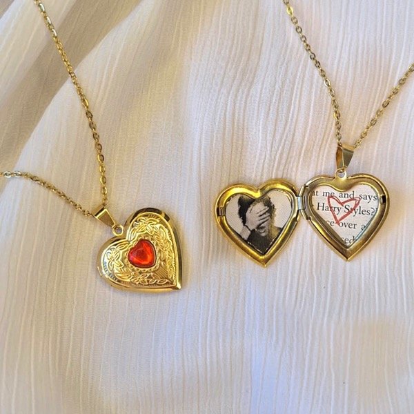 Producto - RELICARIO DORADO CON CORAZON ROJO