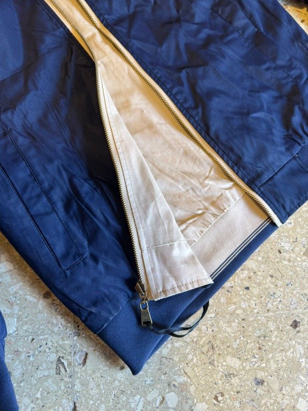 Producto - Campera bomber reversible azul y beige