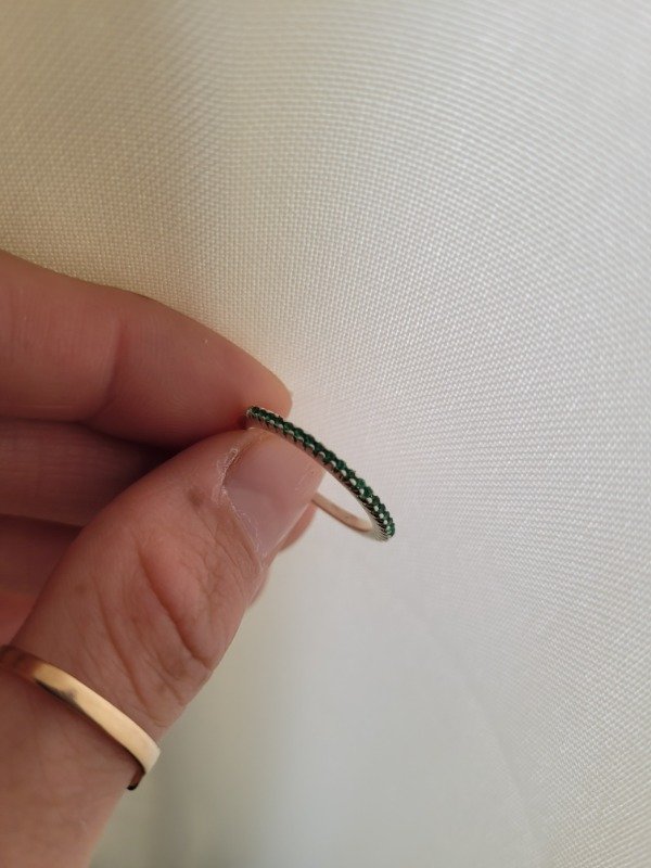 Producto - Anillo cintillo con cúbics verde Plata 925 - 0