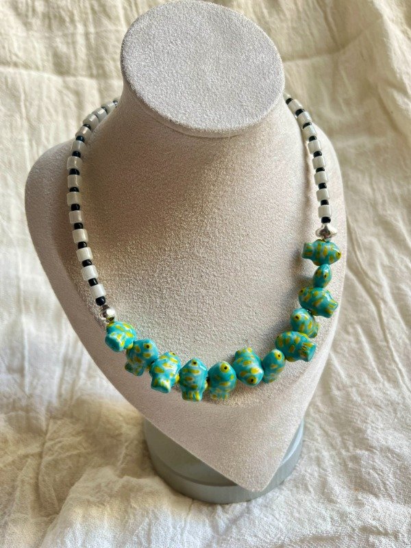 Producto - COLLAR PECECITOS