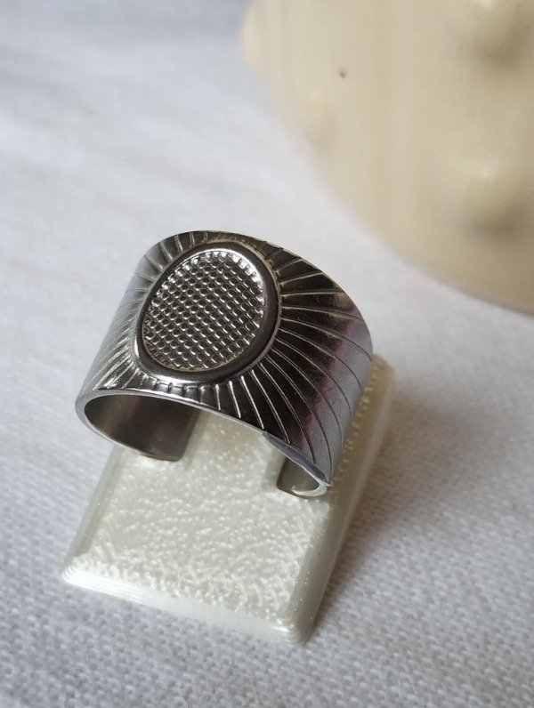 Producto - Anillo ancho óvalo en medio