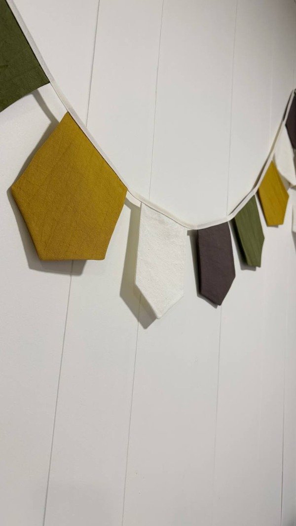 Producto - BANDERIN 4 colores