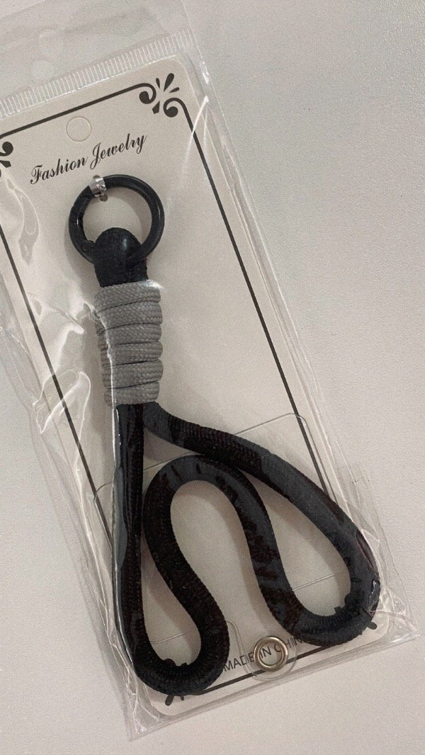 Producto - Strap phone o llavero Roma. Negro