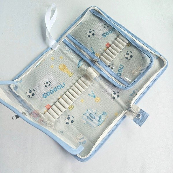 Producto - Cartuchera con bolsillos,  Gol.