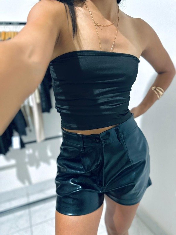 Producto - Short Sastrero Velvet negro engomado brilloso