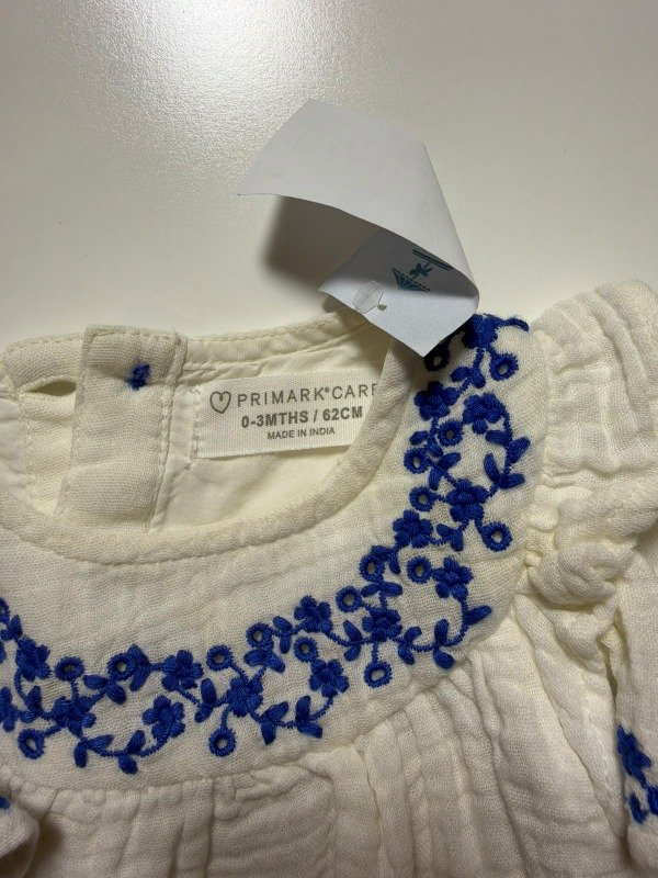 Producto - Vestido blanco bordado azul Primark Caress 0-3 meses - 3
