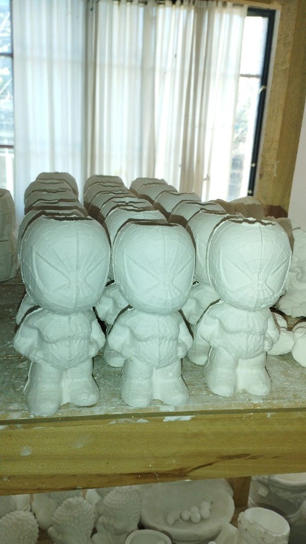 Producto - hombre araña porta maceta o lapicero