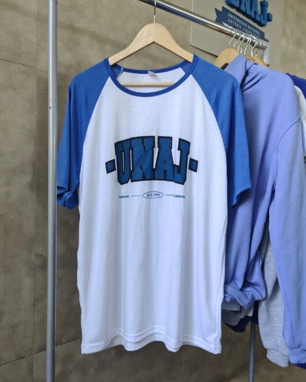 Producto - Remera Ranglan sombra