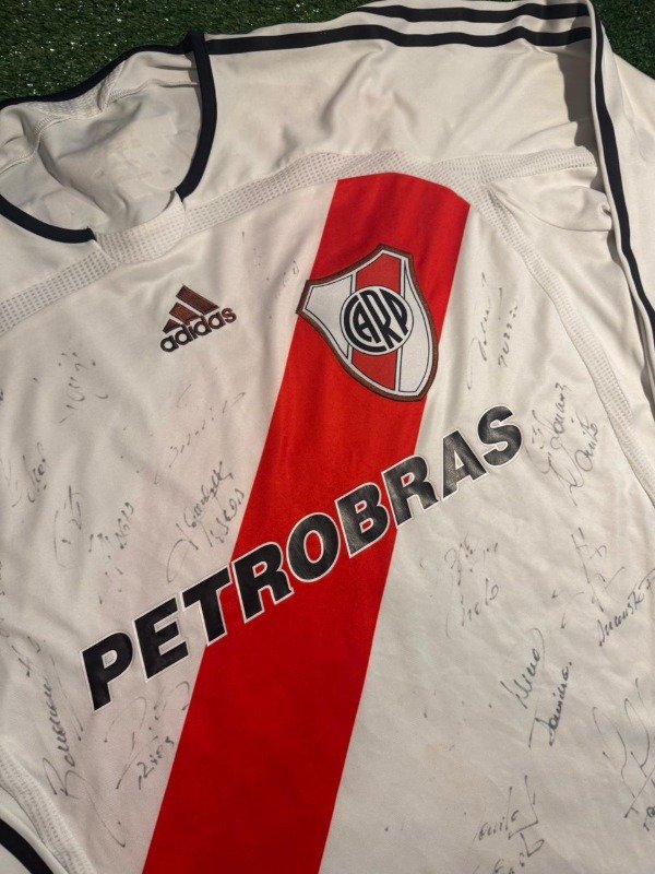 Camiseta titular Formotion 2006/07 firmada — imagen 2