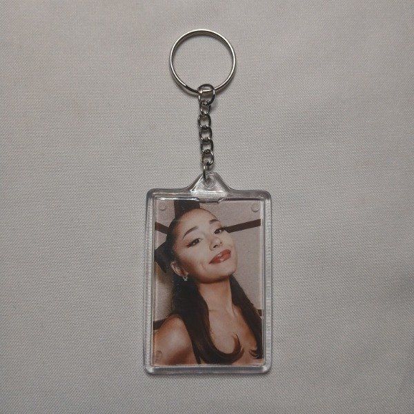 Producto - Llavero ariana 3