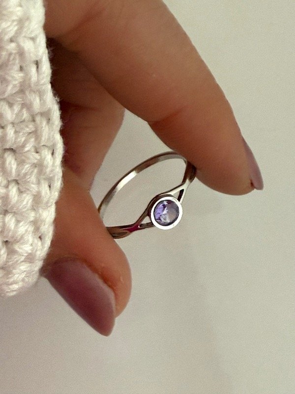 Producto - N489 Anillo cubik lila acero quirúrgico