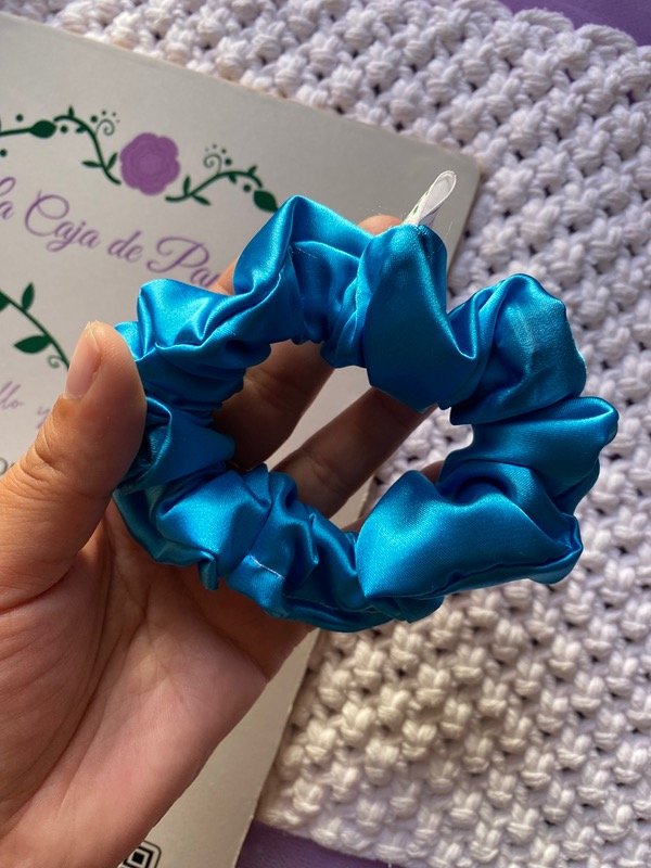 Producto - Scrunchie mini celeste satén
