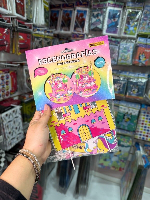 Producto - Escenografía unicornio con 15 piezas y bengala
