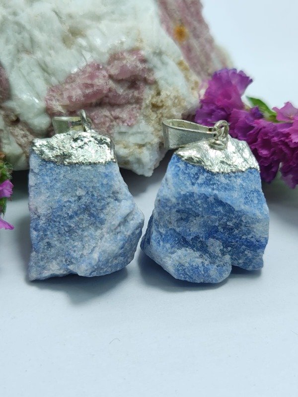 Producto - Dije de Piedra Cuarzo Azul en Bruto Baño en Plata