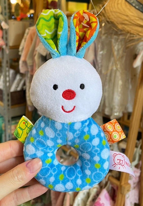 Producto - Peluche sonajero sensorial conejito