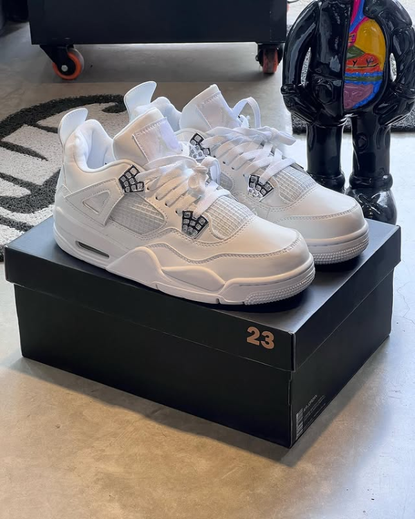 Producto - Jordan 4 "Pure Money"