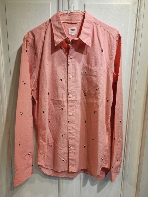 Producto - Camisa LEVI'S rosa con tucanes Talle S - PRECIO: 36X