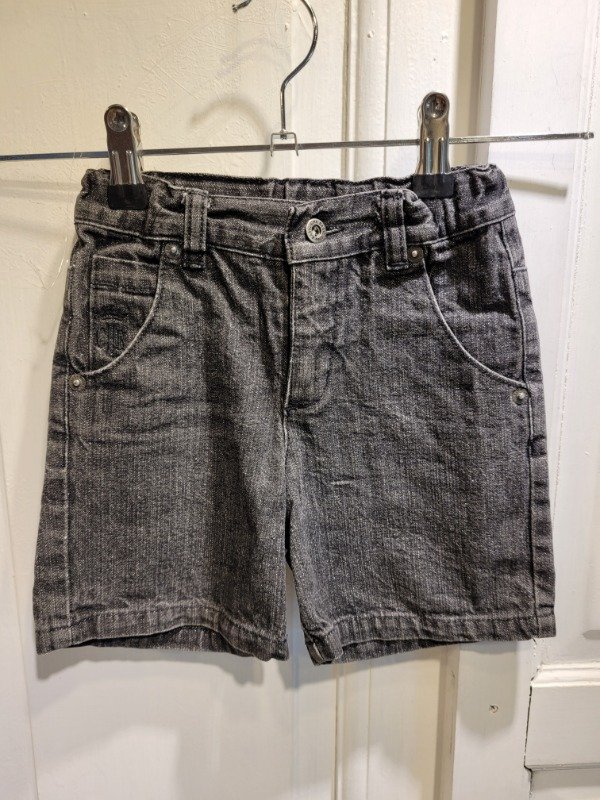 Producto - Short CHEEKY de jean negro largo Talle 4 años - PRECIO: 9X