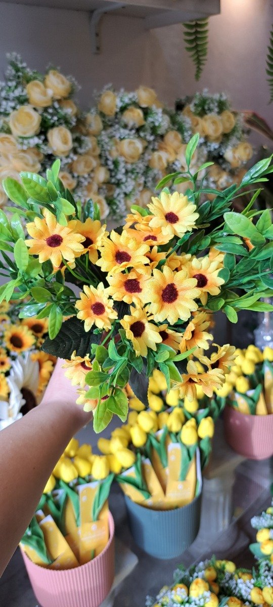 Producto - RAMO DE GIRASOLITOS CON FOLLAJE - 0