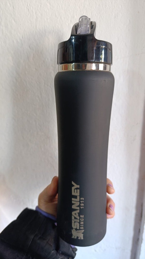 Producto - Botella ACERO negra