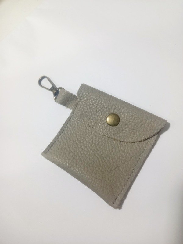 Producto - Monedero tarjetero llavero Gris tira lateral