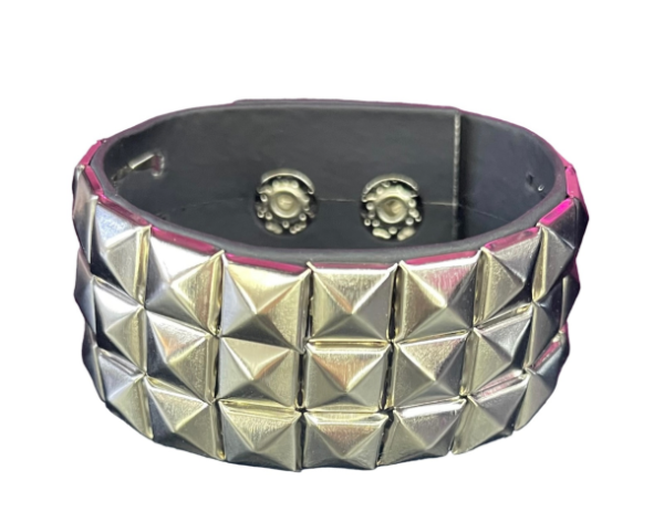 Producto - PULSERAS TACHAS