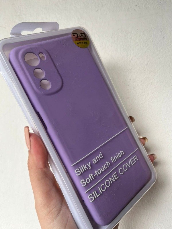 Producto - E32 silicona case lila con felpa