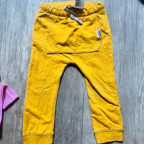 Producto - Pantalon HyM Mostaza 18M