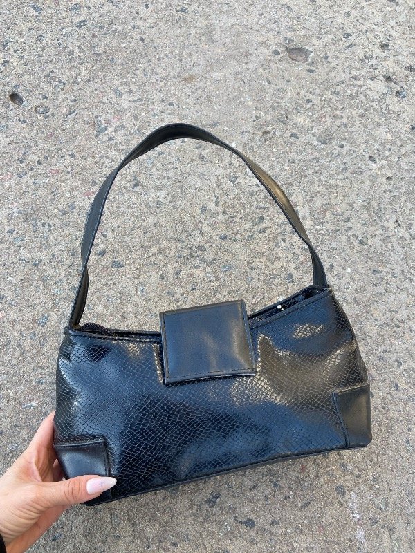 Producto - Mini bag cuero negra