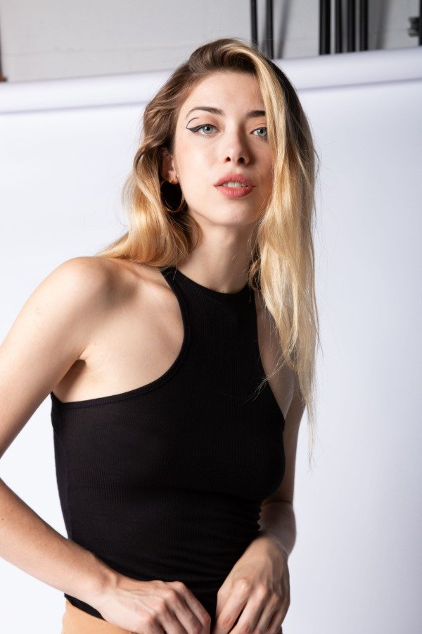 Producto - Musculosa Margarita Negra