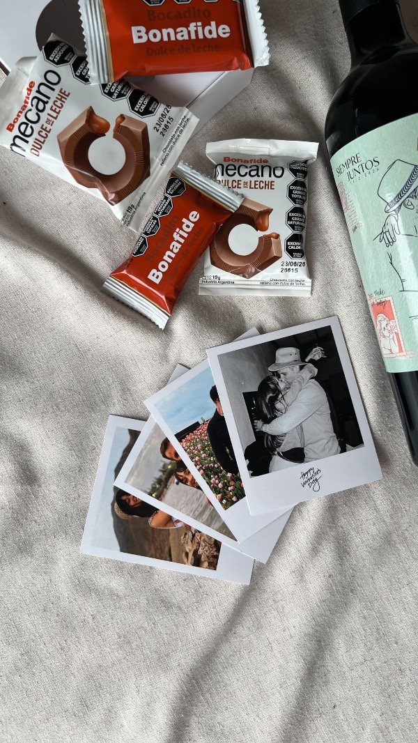 Producto - PACK "ETERNOS" (vino personalizado + fotos polaroid + caja chocolates) - 4