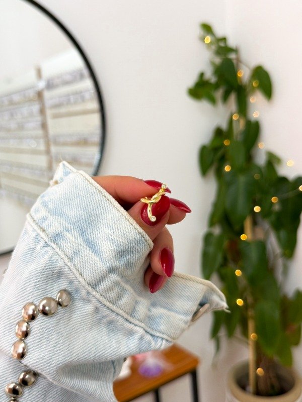 Producto - Ear cuff acero dorado palito enrollado