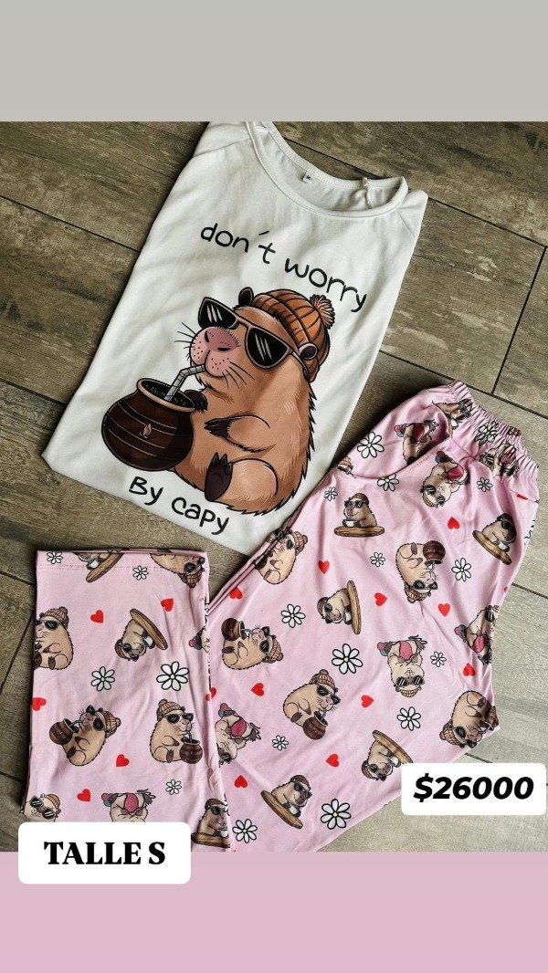Producto - Pijama Capybara talle S