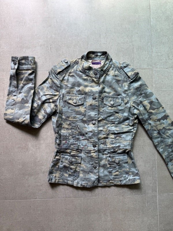 Producto - campera camuflada